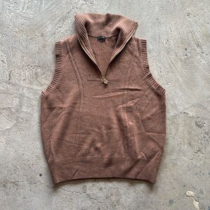 Chanel brown Cashmere Vest, size Large